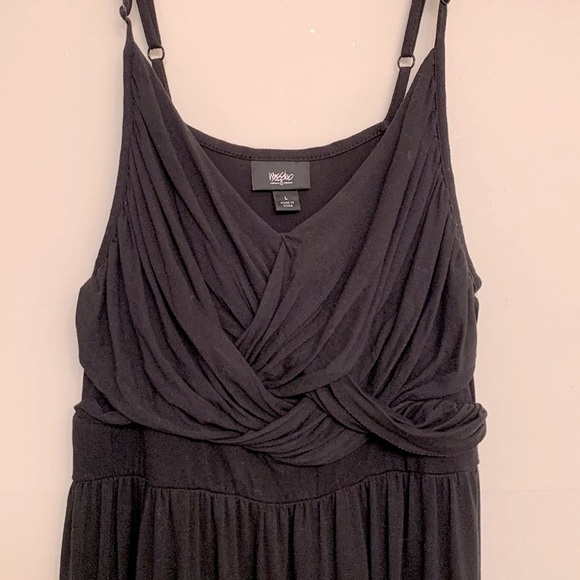 Black Summer Dress 🖤 - Picture 2 of 12